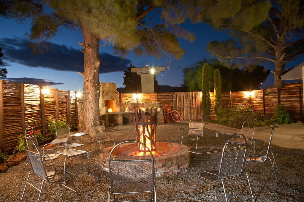 Wagon Wheel Country Lodge Бофорт-Уэст Экстерьер фото