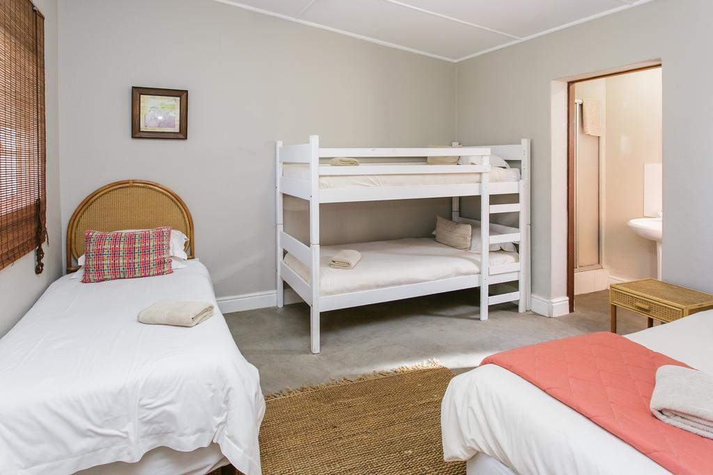 Wagon Wheel Country Lodge Бофорт-Уэст Экстерьер фото