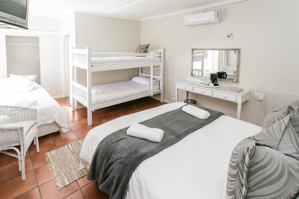 Wagon Wheel Country Lodge Бофорт-Уэст Экстерьер фото